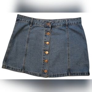 Forever 21 Denim Button-Up Skirt Size 31
